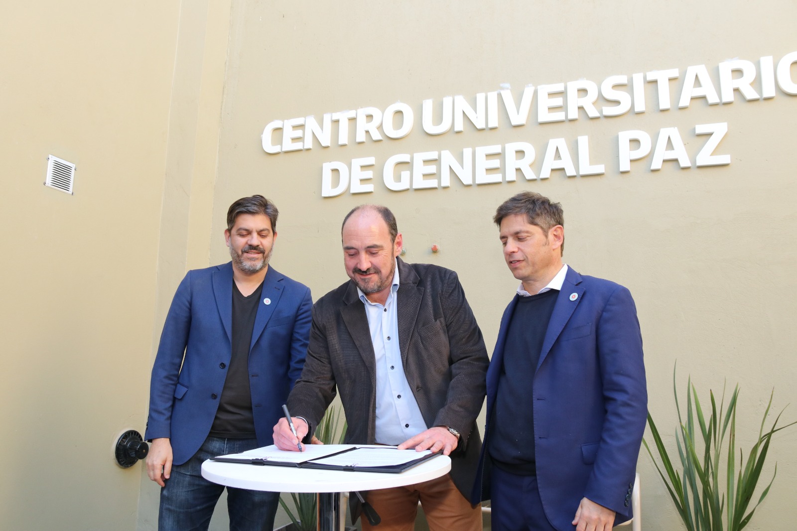 ENTREGA DE 124 VIVIENDAS Y NUMEROSAS ACTIVIDADES CON LA PRESENCIA DEL GOBERNADOR KICILLOF ENTREGA DE 124 VIVIENDAS Y NUMEROSAS ACTIVIDADES CON LA PRESENCIA DEL GOBERNADOR KICILLOF